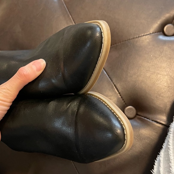 Universal Thread | Black Mules - Picture 8 of 13